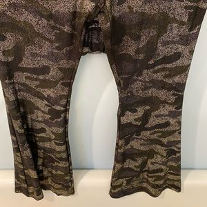 Fit and flare Camo leggings